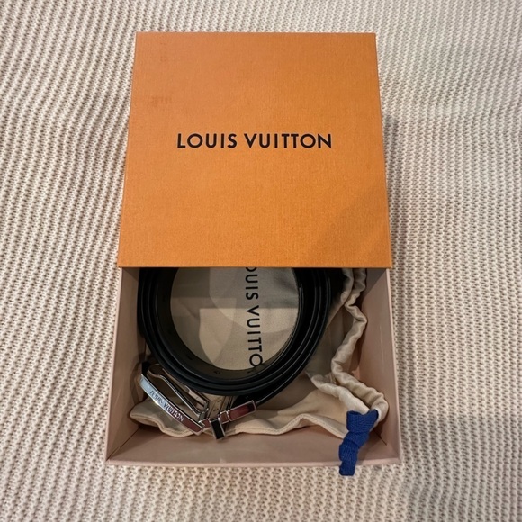Louis Vuitton Other - Louis Vuitton Men’s reversible belt